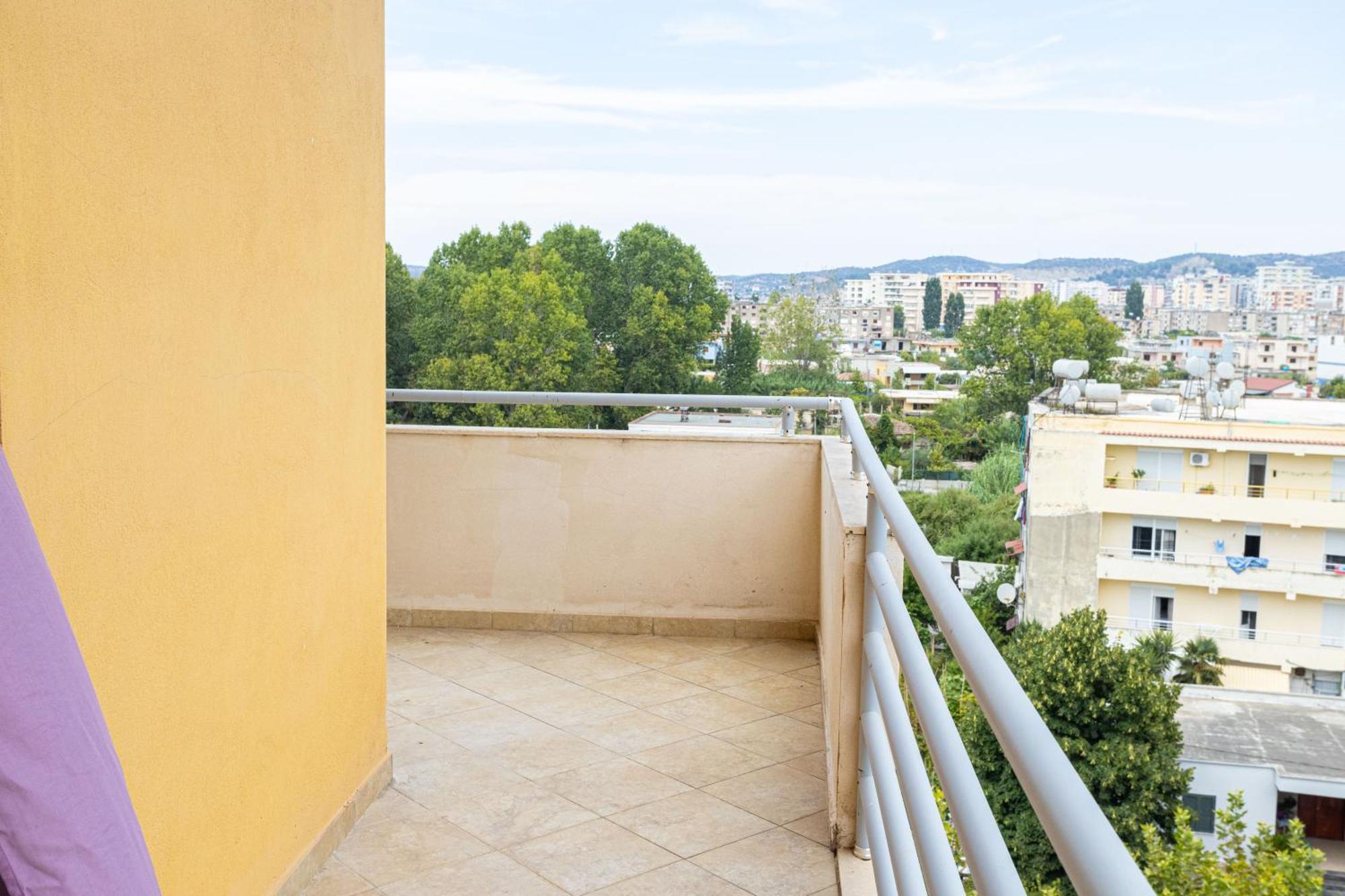 Emigres Apartmán *